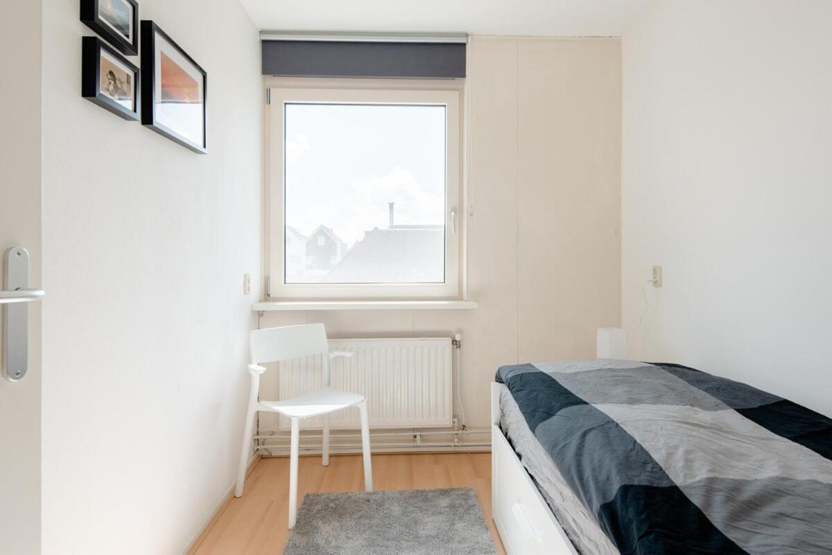 Julianadorp Zuhause Am Meer Fuer 6 Personen Mit 4 Schlafzimmern Exterior photo